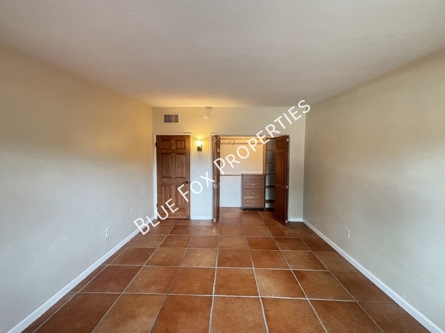 729 N Alamo Avenue property image