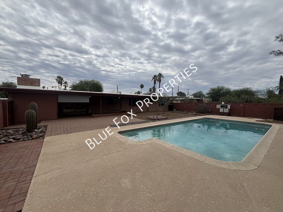 729 N Alamo Avenue property image
