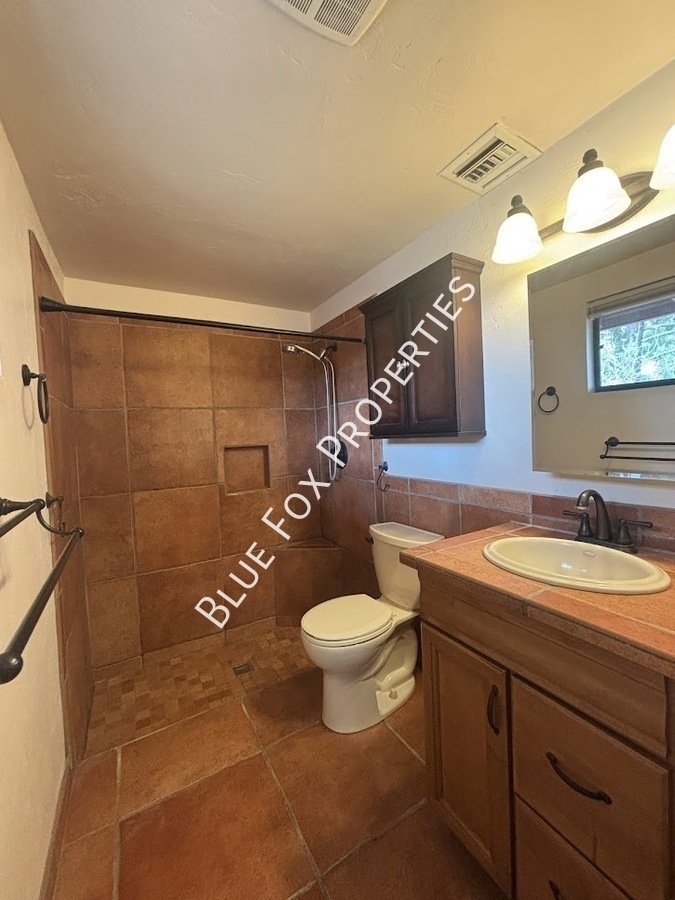 729 N Alamo Avenue property image