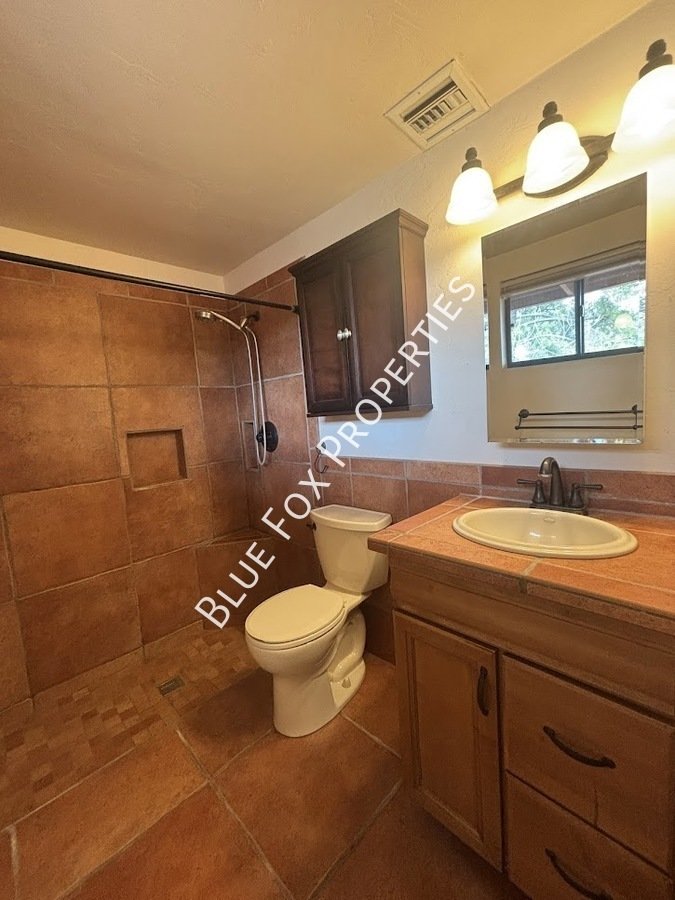 729 N Alamo Avenue property image