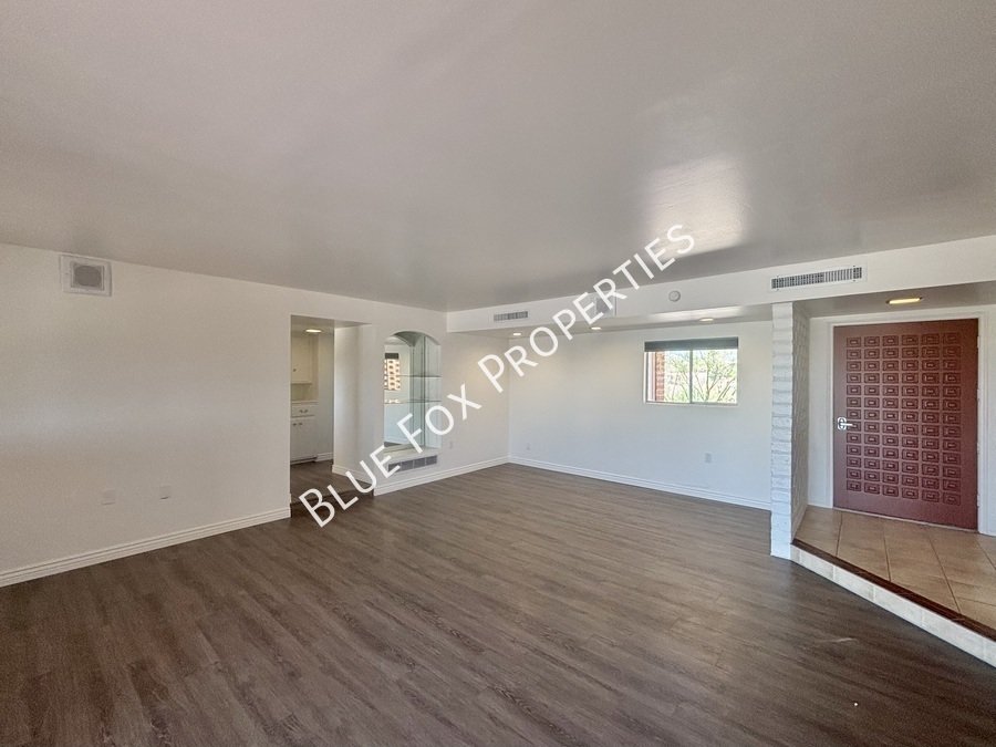 900 E Vía Lucitas property image