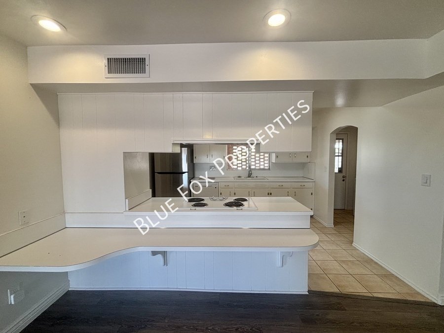 900 E Vía Lucitas property image