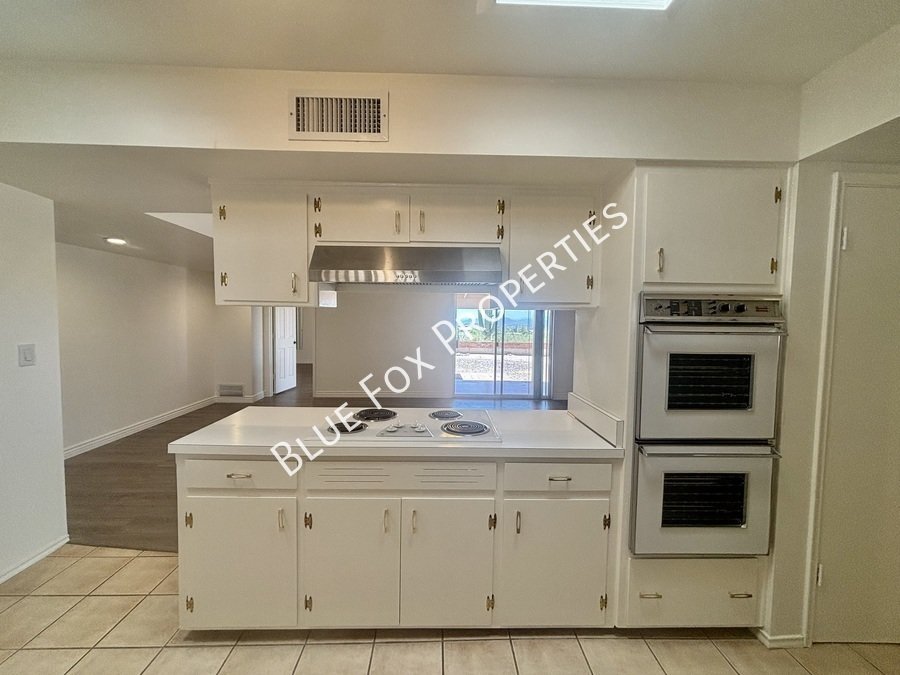 900 E Vía Lucitas property image