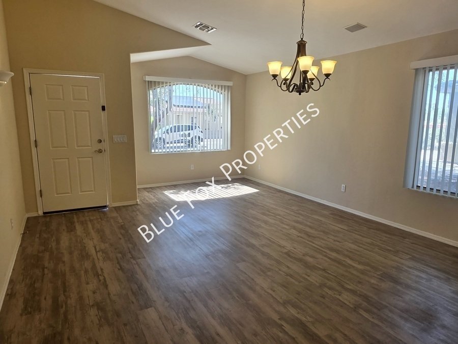 6078 N Panorama Park Dr property image