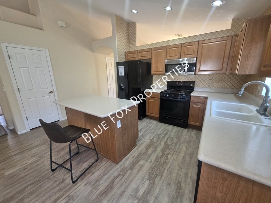 6078 N Panorama Park Dr property image