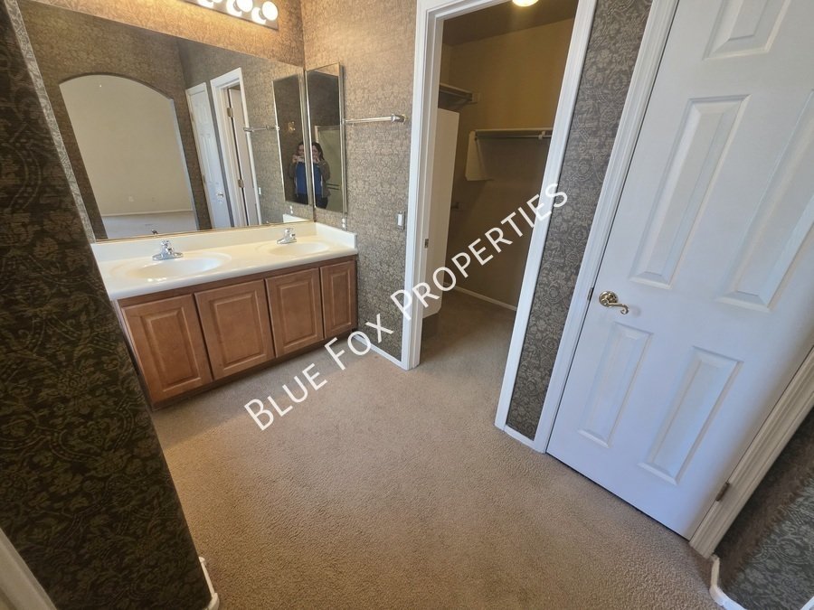 6078 N Panorama Park Dr property image
