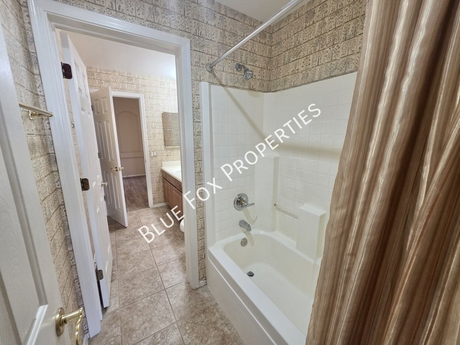 6078 N Panorama Park Dr property image