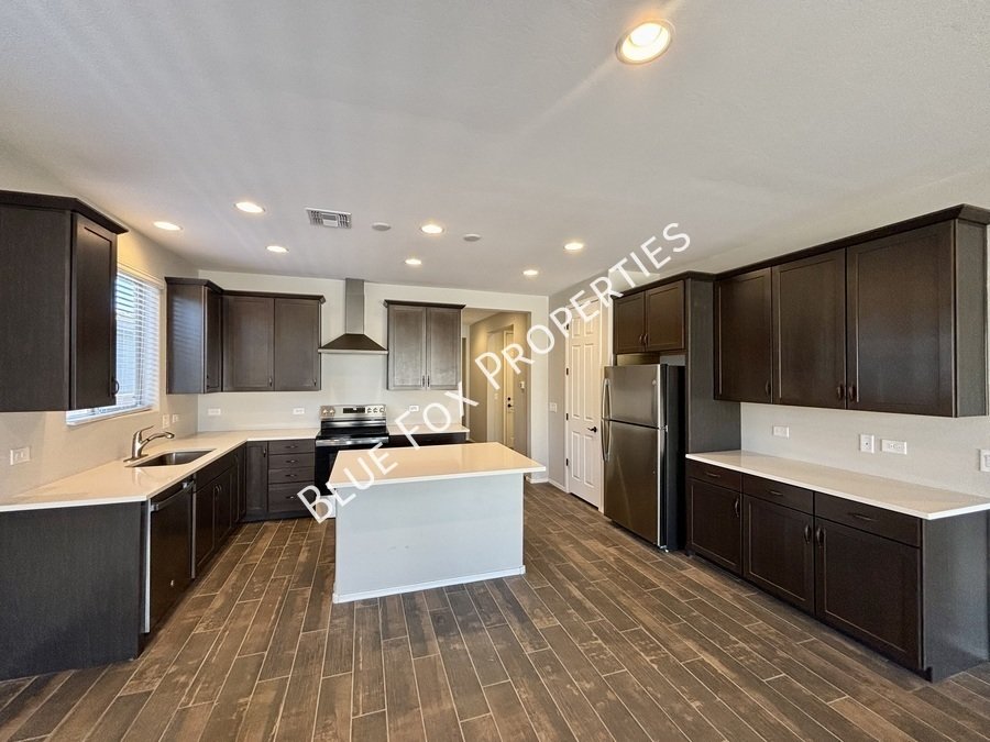12013 E Ryscott Cir property image