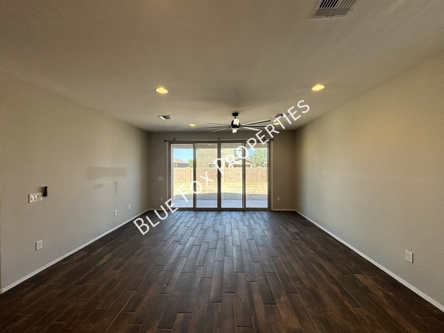 12013 E Ryscott Cir property image