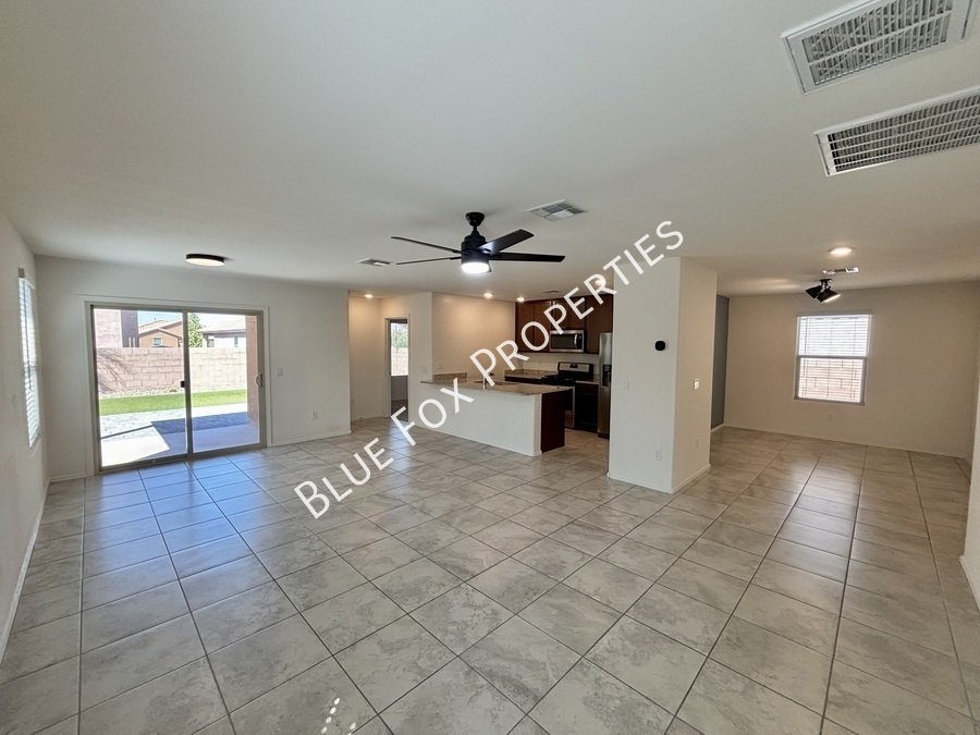 8823 E Stone Meadow Circle property image