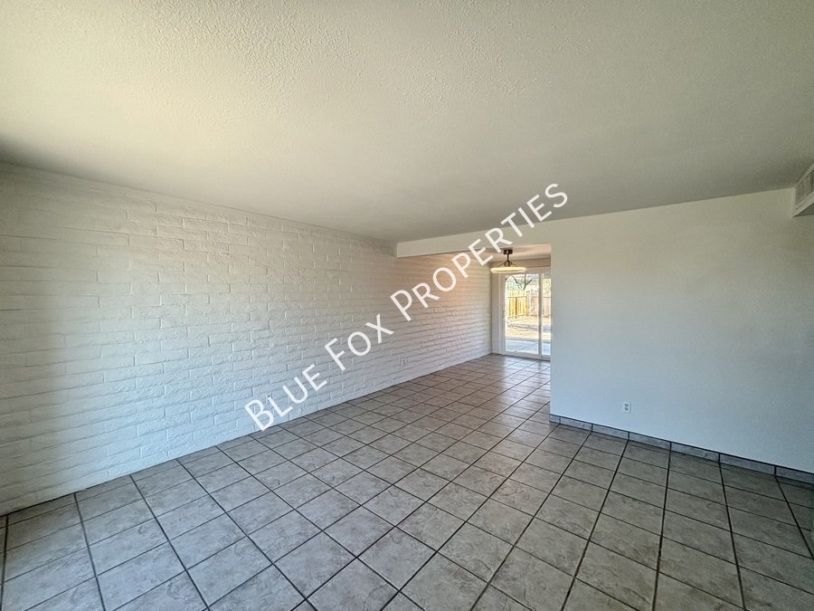 2780 West Vía Del Santo property image