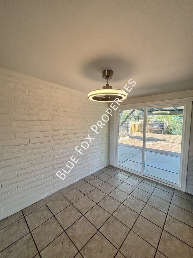 2780 West Vía Del Santo property image