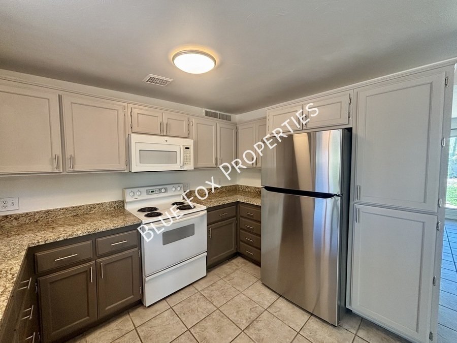 2780 West Vía Del Santo property image