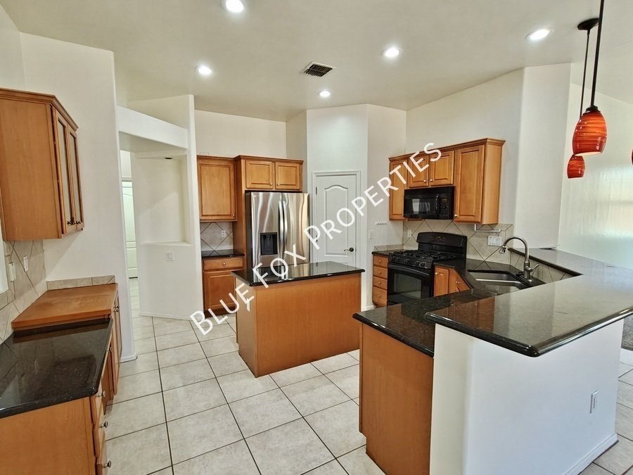 7063 W Autumn Dew Ct property image