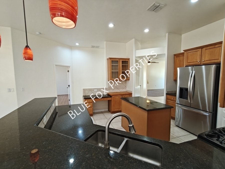 7063 W Autumn Dew Ct property image