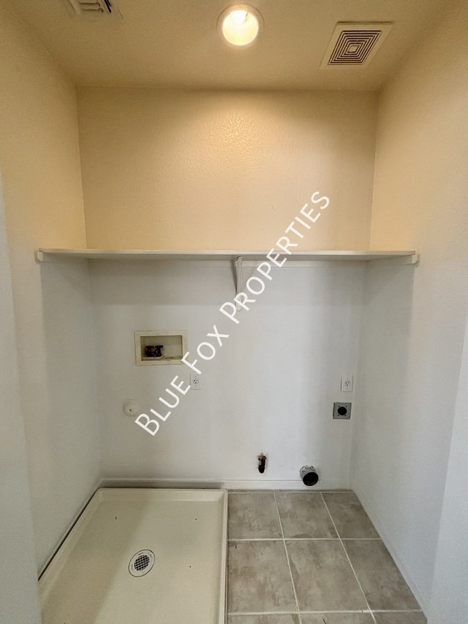 7996 E Senate Street property image