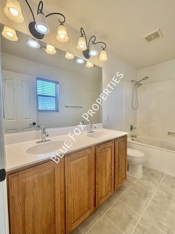 7996 E Senate Street property image
