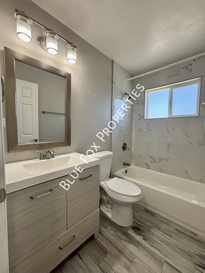 5711 East 13th Street property image