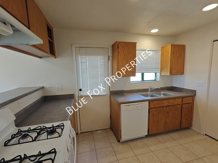 3318 E Bellevue St, Unit B property image