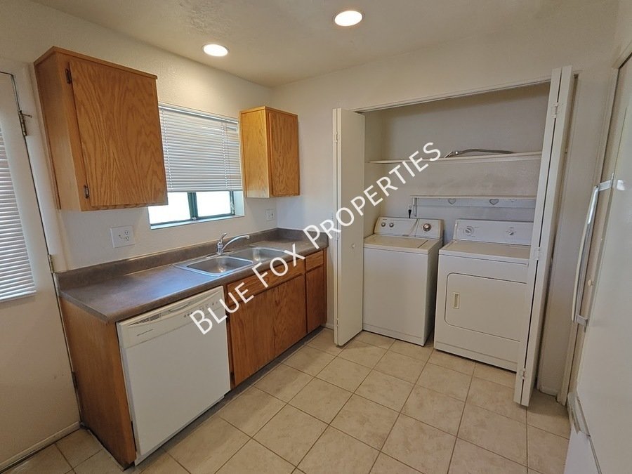 3318 E Bellevue St, Unit B property image