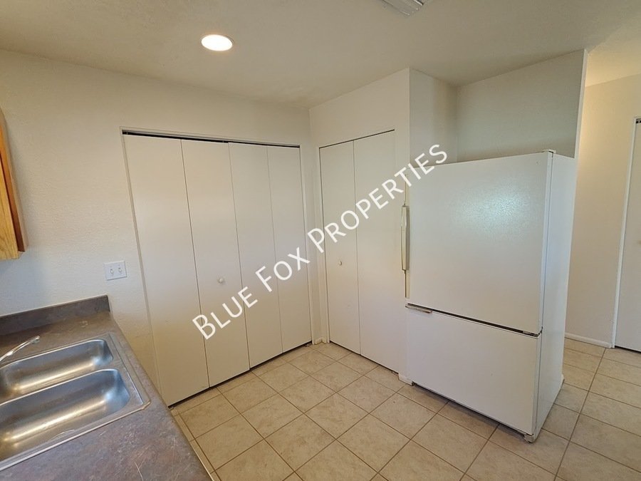 3318 E Bellevue St, Unit B property image