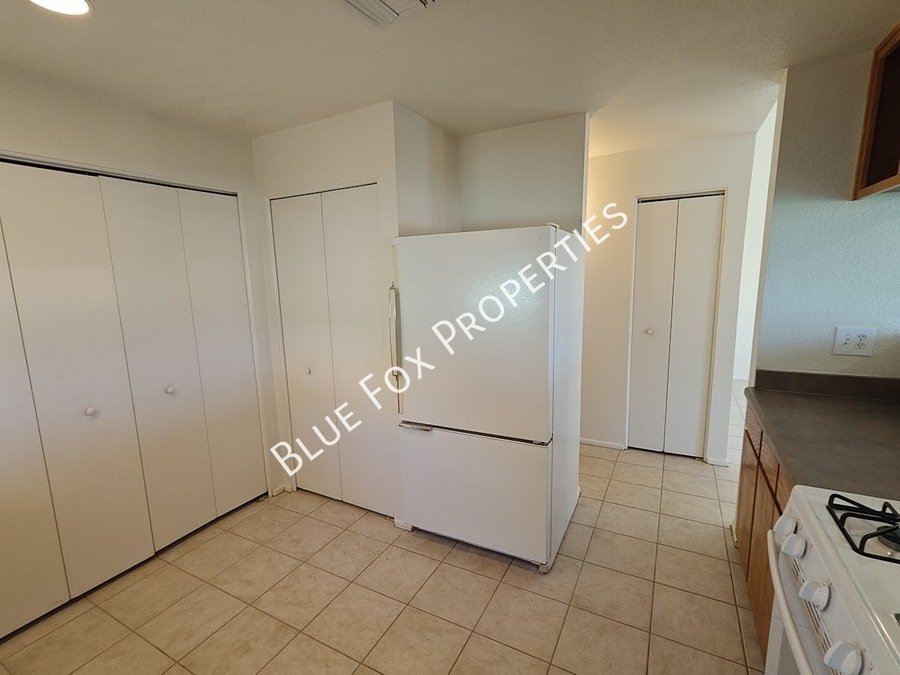 3318 E Bellevue St, Unit B property image