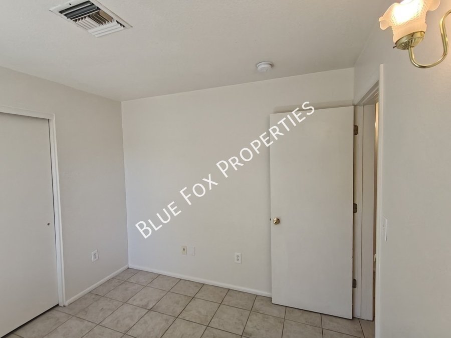 3318 E Bellevue St, Unit B property image