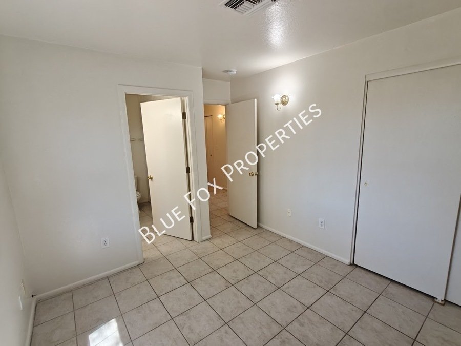 3318 E Bellevue St, Unit B property image