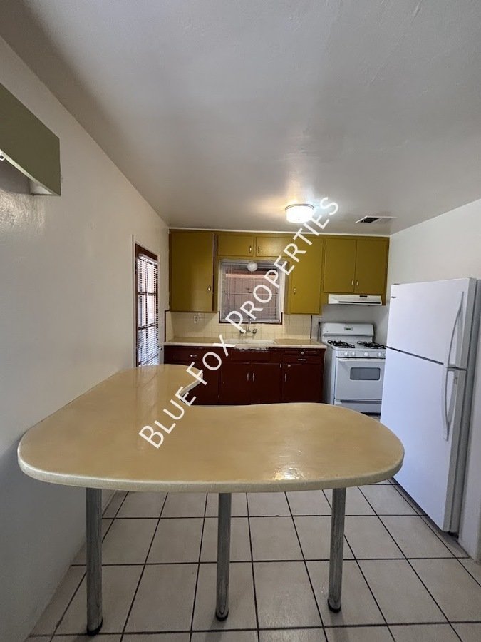 949 N Montezuma Avenue Unit 1 property image