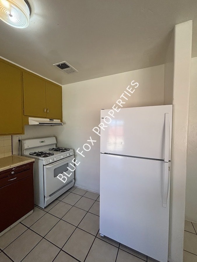949 N Montezuma Avenue Unit 1 property image