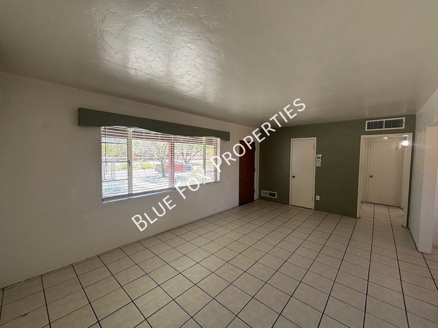 949 N Montezuma Avenue Unit 1 property image