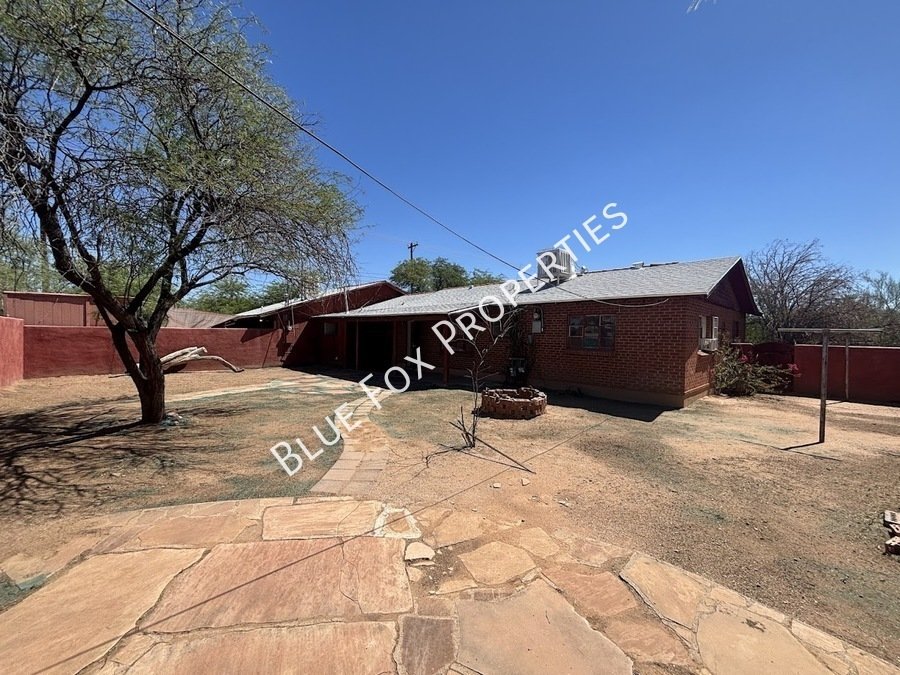 949 N Montezuma Avenue Unit 1 property image