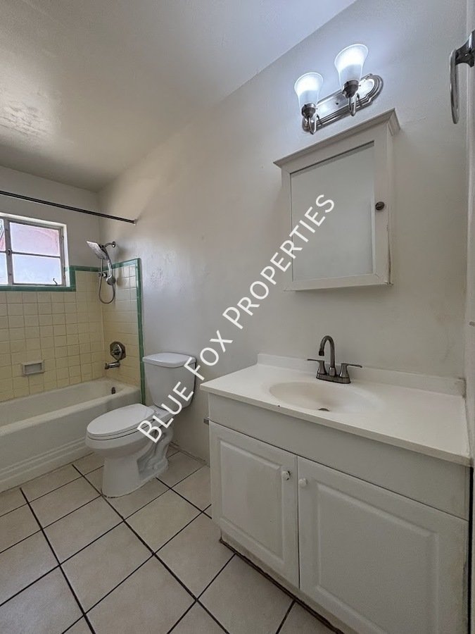 949 N Montezuma Avenue Unit 1 property image