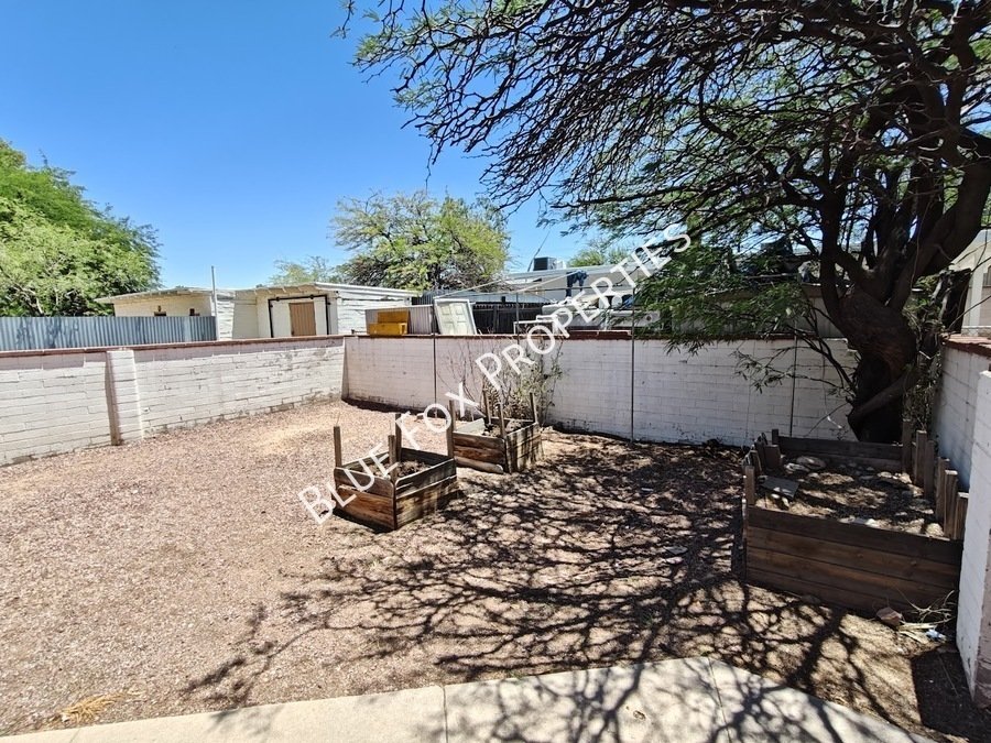 1224 N Camila Boulevard property image