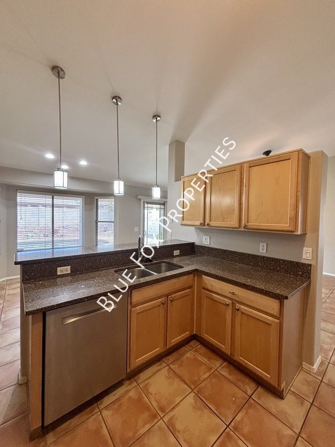 10163 E Falcon Point Dr property image