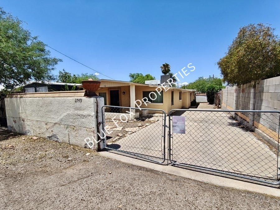 2749 N Geronimo Avenue property image