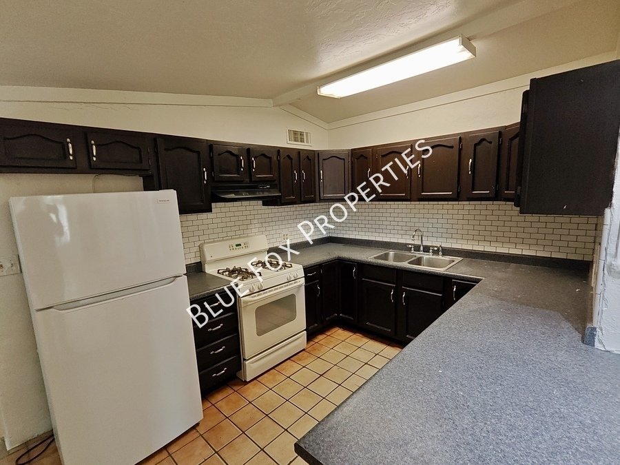 2749 N Geronimo Avenue property image
