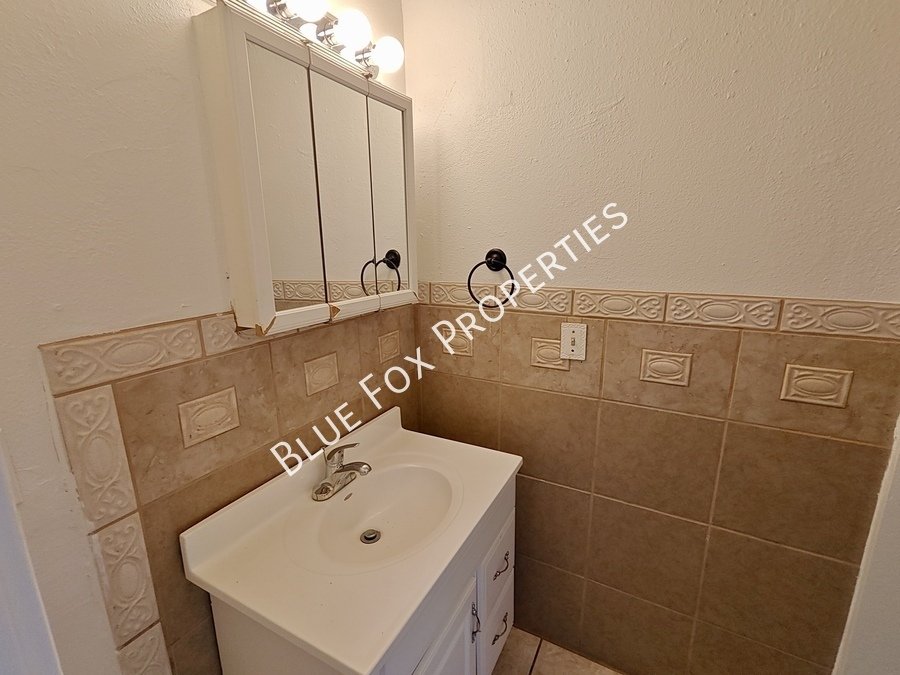2749 N Geronimo Avenue property image