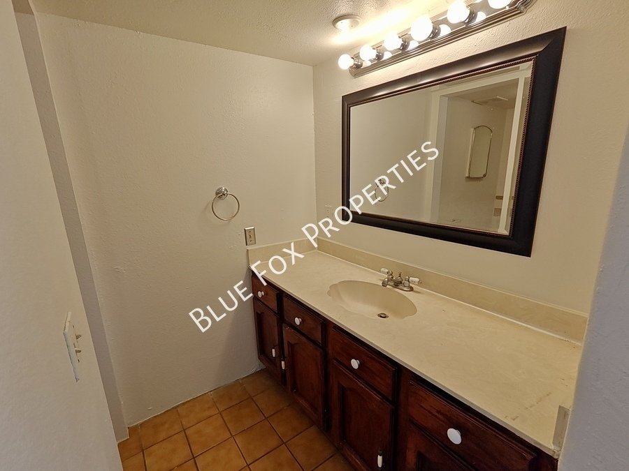 2749 N Geronimo Avenue property image