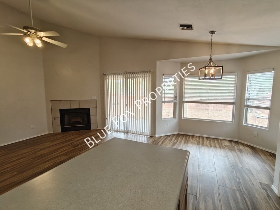 710 W Calle Alta Loma property image