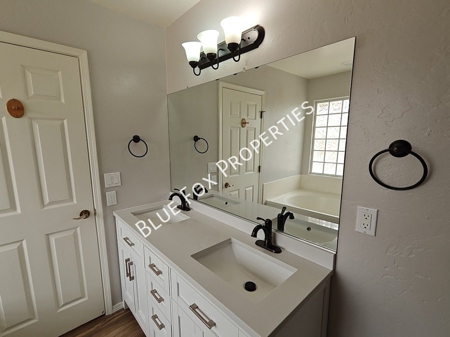 710 W Calle Alta Loma property image
