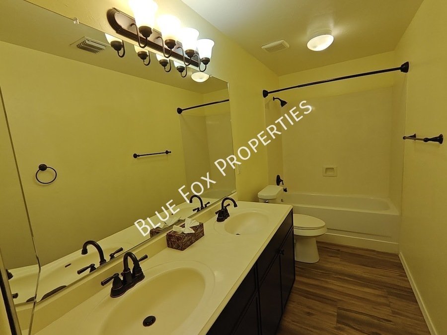 710 W Calle Alta Loma property image