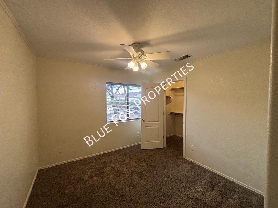 East Side 4 Bed + LARGE Backyard! property image