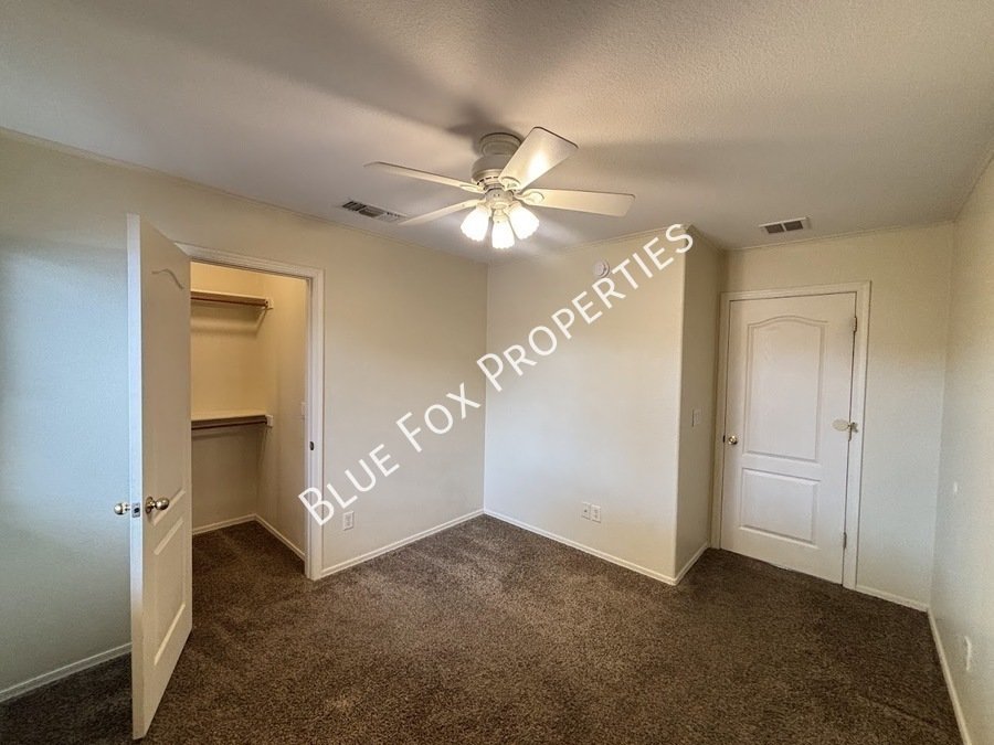 East Side 4 Bed + LARGE Backyard! property image