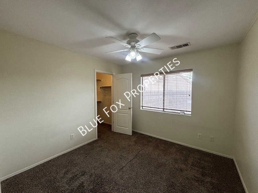 East Side 4 Bed + LARGE Backyard! property image
