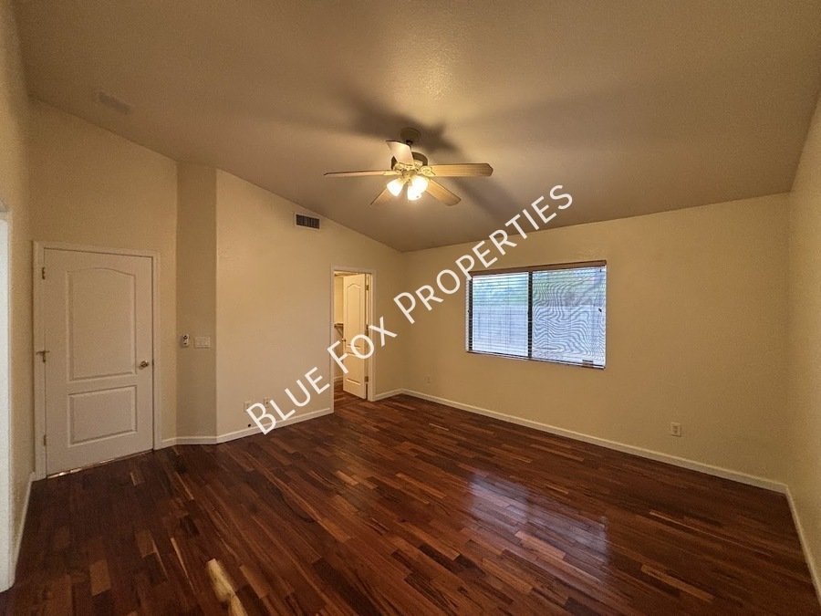 East Side 4 Bed + LARGE Backyard! property image
