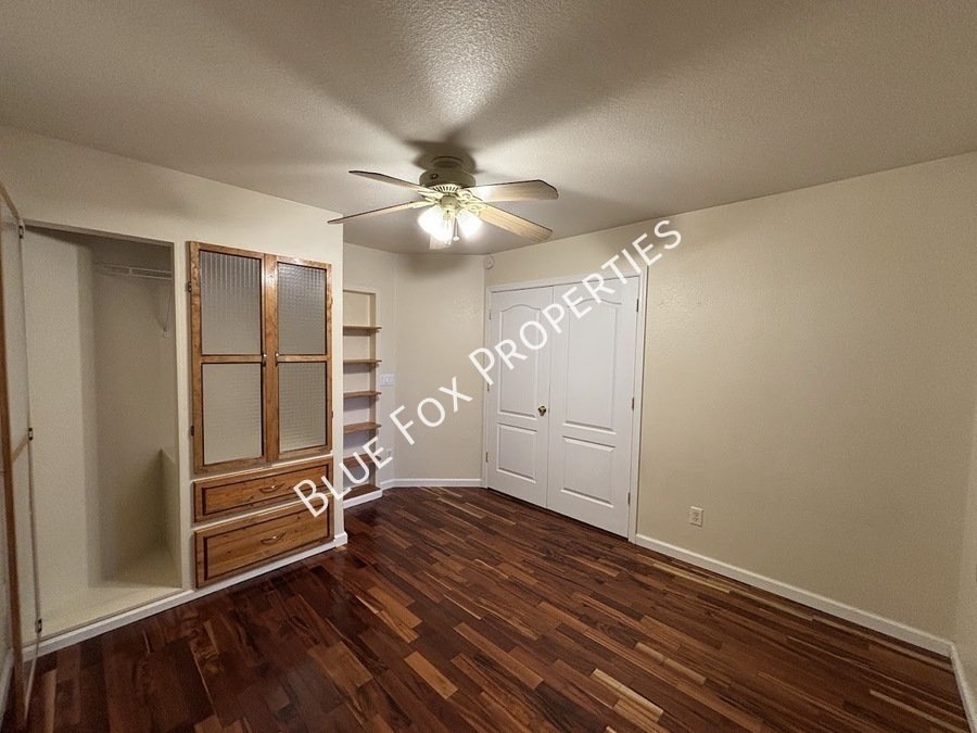 East Side 4 Bed + LARGE Backyard! property image