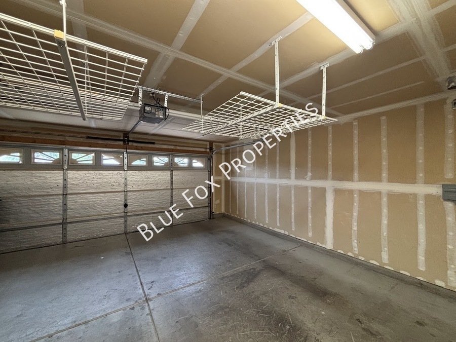 East Side 4 Bed + LARGE Backyard! property image