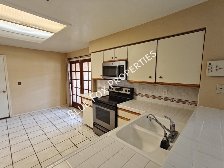 Bright open spaces in this stunning home!  Views, views and more views! property image