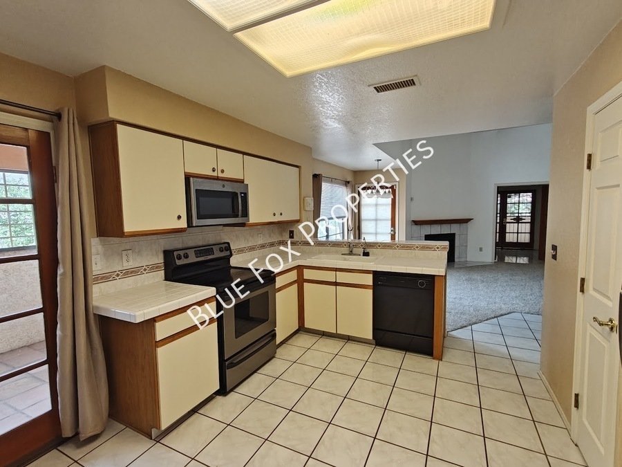 Bright open spaces in this stunning home!  Views, views and more views! property image